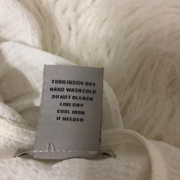 Black and white Cad blause - Picture 7 of 7